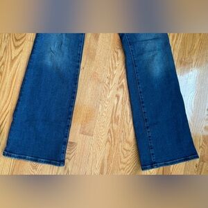 Good American  High-Rise Flare Jeans
Size 8/28